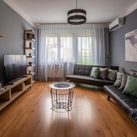 Center Home Apartman Orosháza Buitenkant foto