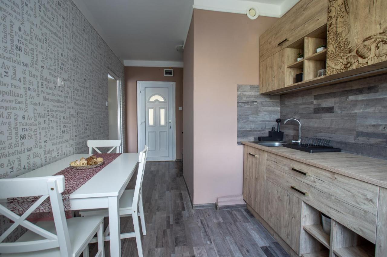 Center Home Apartman Orosháza Buitenkant foto
