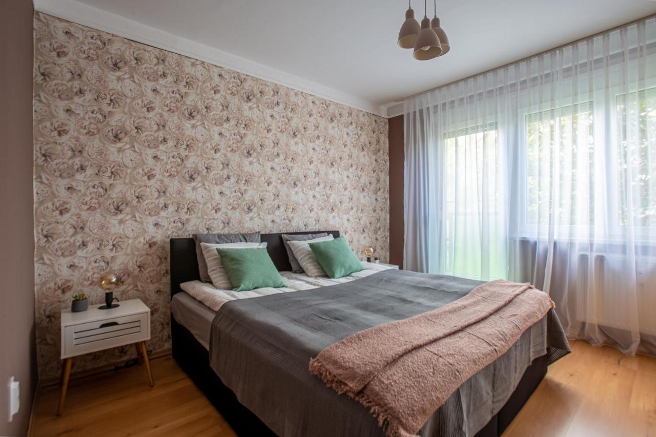 Center Home Apartman Orosháza Buitenkant foto
