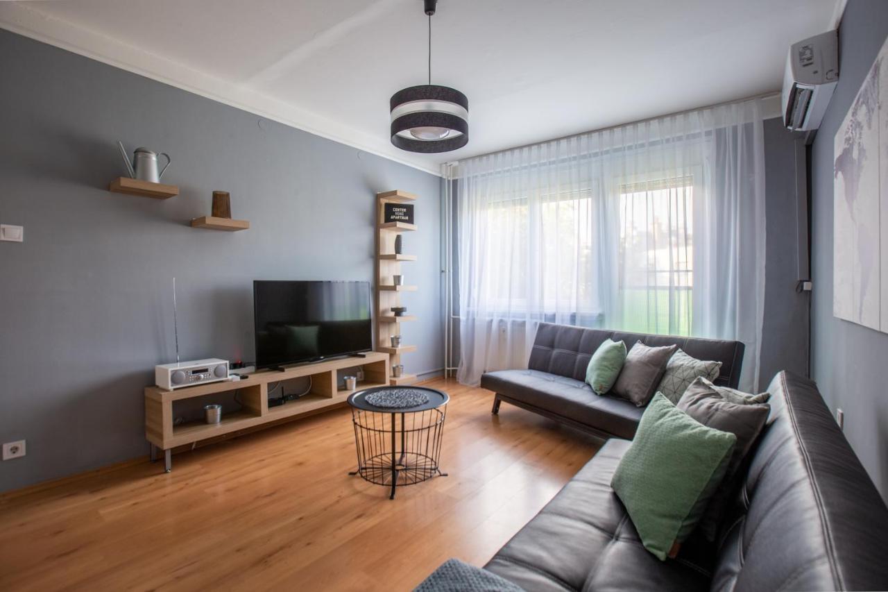 Center Home Apartman Orosháza Buitenkant foto