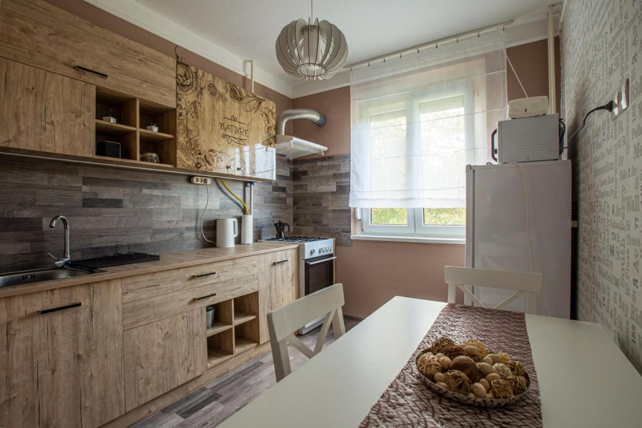 Center Home Apartman Orosháza Buitenkant foto